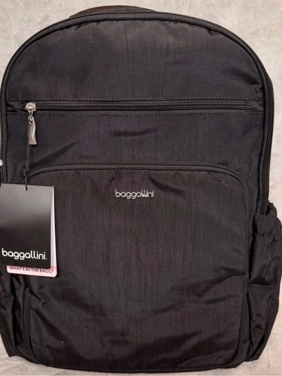 Baggallini Handbags - Beautufil NWT baggallini Black Haven  Backpack